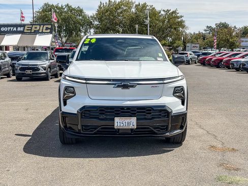 Used 2024 Chevrolet Silverado EV RST AWD/4WD image 6