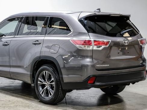 Used 2016 Toyota Highlander XLE image 17