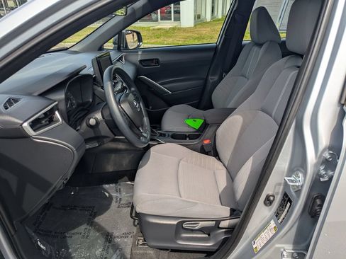 Used 2025 Toyota Corolla Cross AWD Hybrid image 16