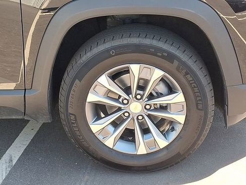Used 2025 Chevrolet Equinox LT AWD/4WD image 27