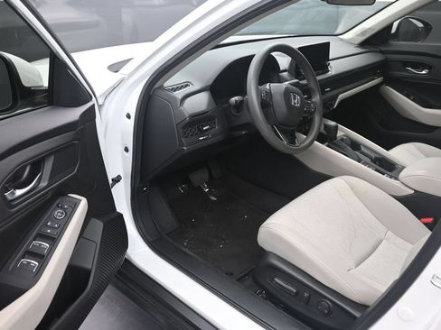 Used 2024 Honda Accord EX image 10