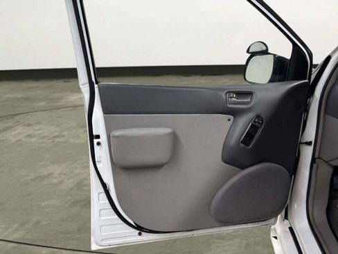Used 2010 Toyota Sienna LE FWD image 12