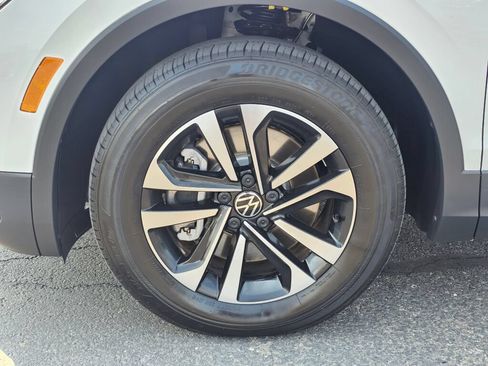 Certified 2024 Volkswagen Tiguan S FWD image 10