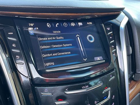 Used 2017 Cadillac Escalade ESV Premium Luxury image 41