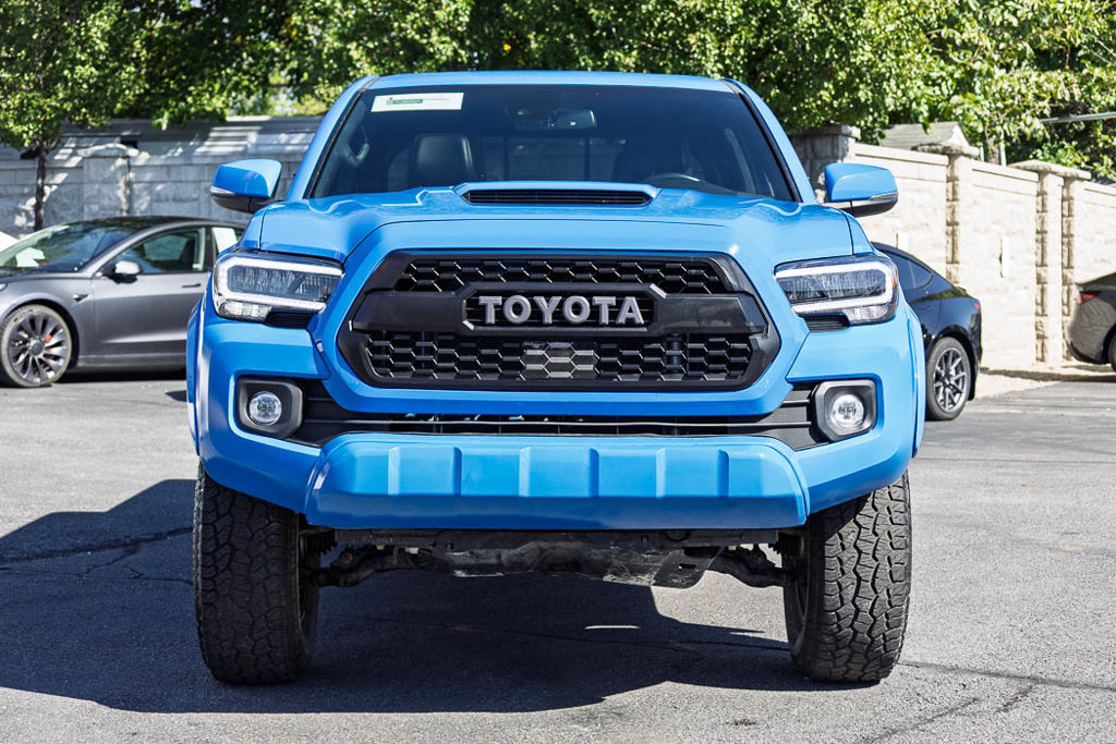 Used 2021 Toyota Tacoma TRD Sport w/ TRD Premium Sport Package AWD/4WD image 13