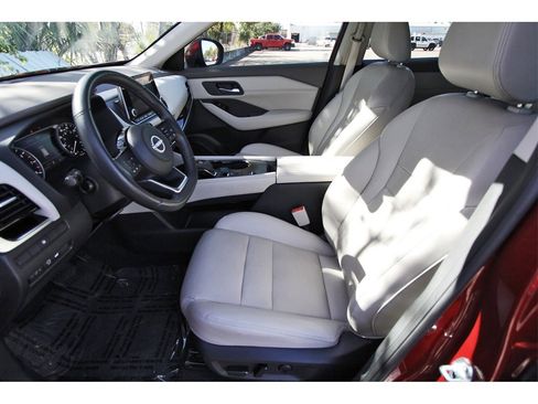 Used 2023 Nissan Rogue SL image 6