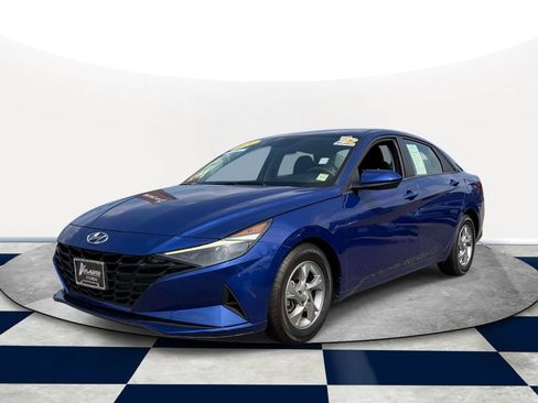 Used 2021 Hyundai Elantra SE FWD image 3