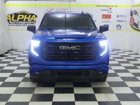 Used 2022 GMC Sierra 1500 Elevation w/ LPO, Elevation Black Package image 2