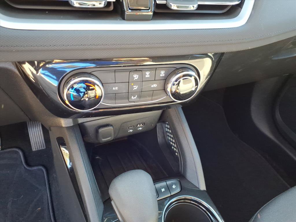 Used 2024 Chevrolet TrailBlazer LT FWD image 30