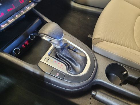Used 2019 Kia Forte LXS FWD image 26