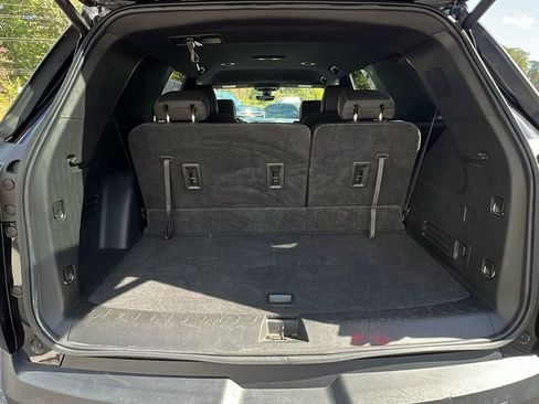 Used 2023 Chevrolet Traverse LT w/ LT Premium Package image 37