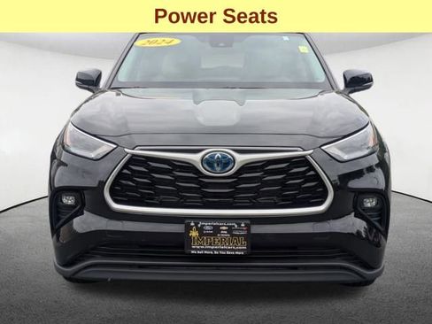 Used 2024 Toyota Highlander XLE AWD/4WD image 10