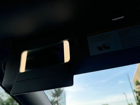 Used 2025 Tesla Model Y Long Range RWD image 36