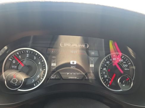 Used 2019 RAM 1500 Laramie AWD/4WD image 12