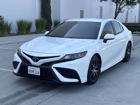 Used 2021 Toyota Camry SE w/ Carpet Mat Package (TMS) FWD image 7
