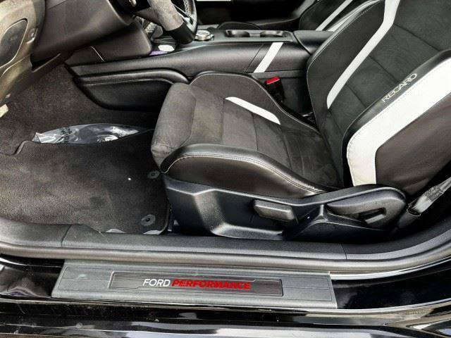 Used 2021 Ford Mustang Shelby GT500 w/ Carbon Fiber Track Pack RWD image 23