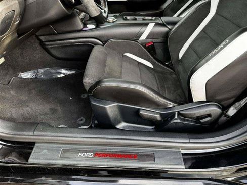 Used 2021 Ford Mustang Shelby GT500 w/ Carbon Fiber Track Pack RWD image 23