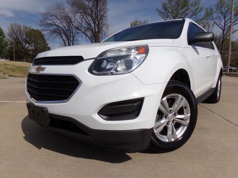 Used 2017 Chevrolet Equinox LS image 8