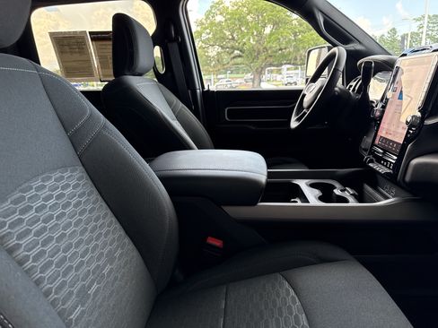 Used 2025 RAM 3500 Big Horn AWD/4WD image 31