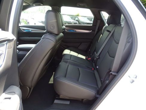 New 2025 Cadillac XT5 Luxury image 24