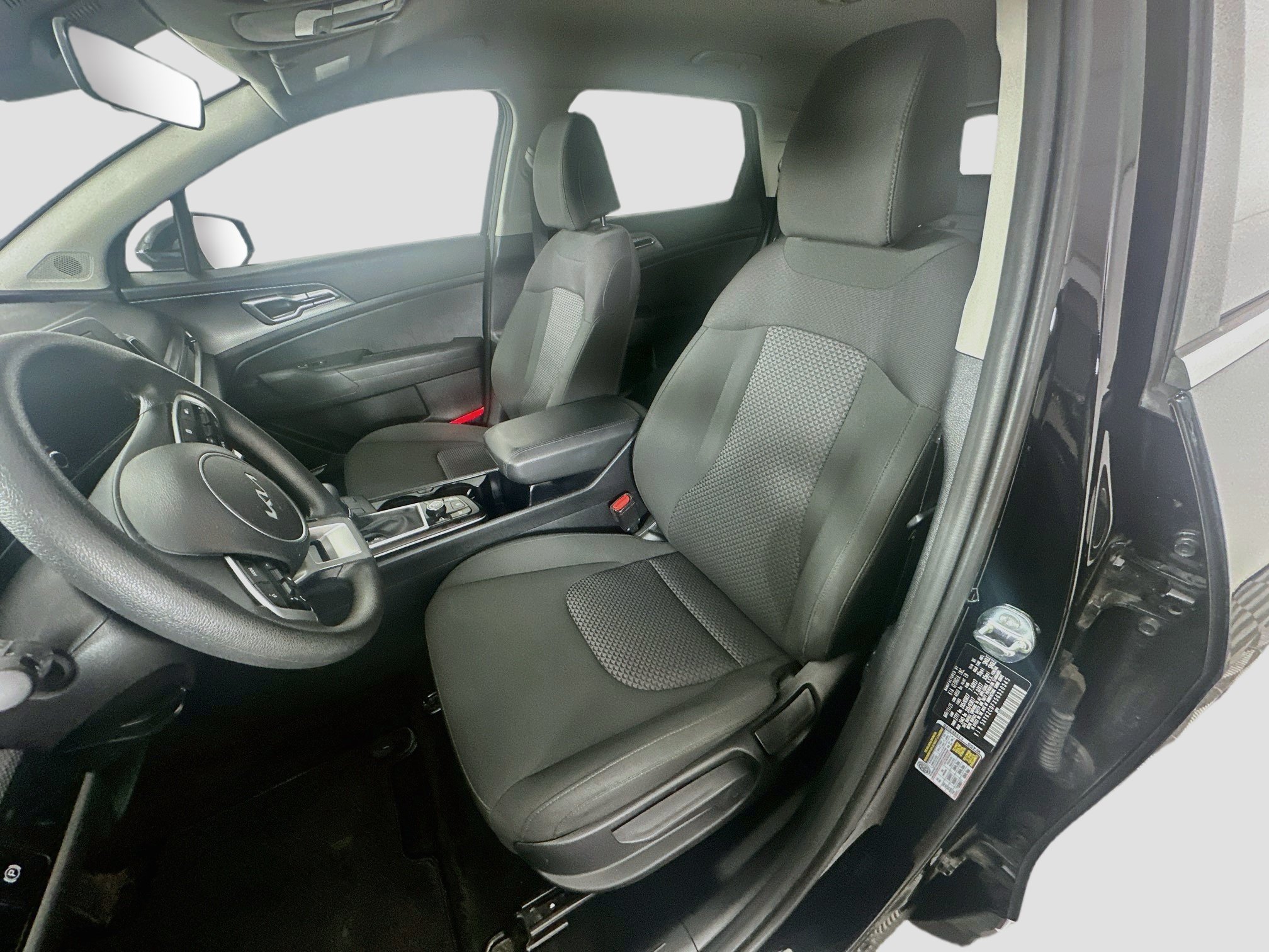 Used 2025 Kia Sportage LX AWD/4WD image 13
