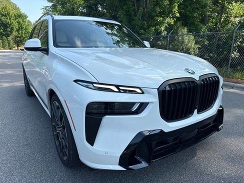 Used 2024 BMW X7 xDrive40i w/ Executive Package AWD/4WD image 3