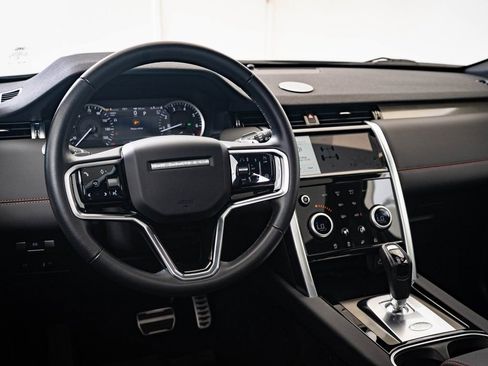 Used 2023 Land Rover Discovery Sport SE R-Dynamic image 4