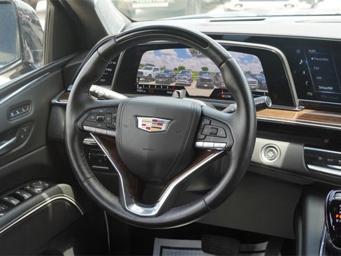 Used 2024 Cadillac Escalade ESV Premium Luxury Platinum image 17