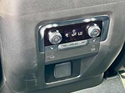 New 2025 GMC Yukon XL Denali AWD/4WD image 32