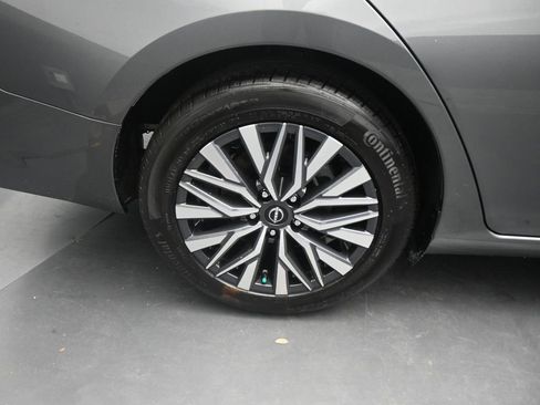 Used 2025 Nissan Altima 2.5 SV FWD image 22