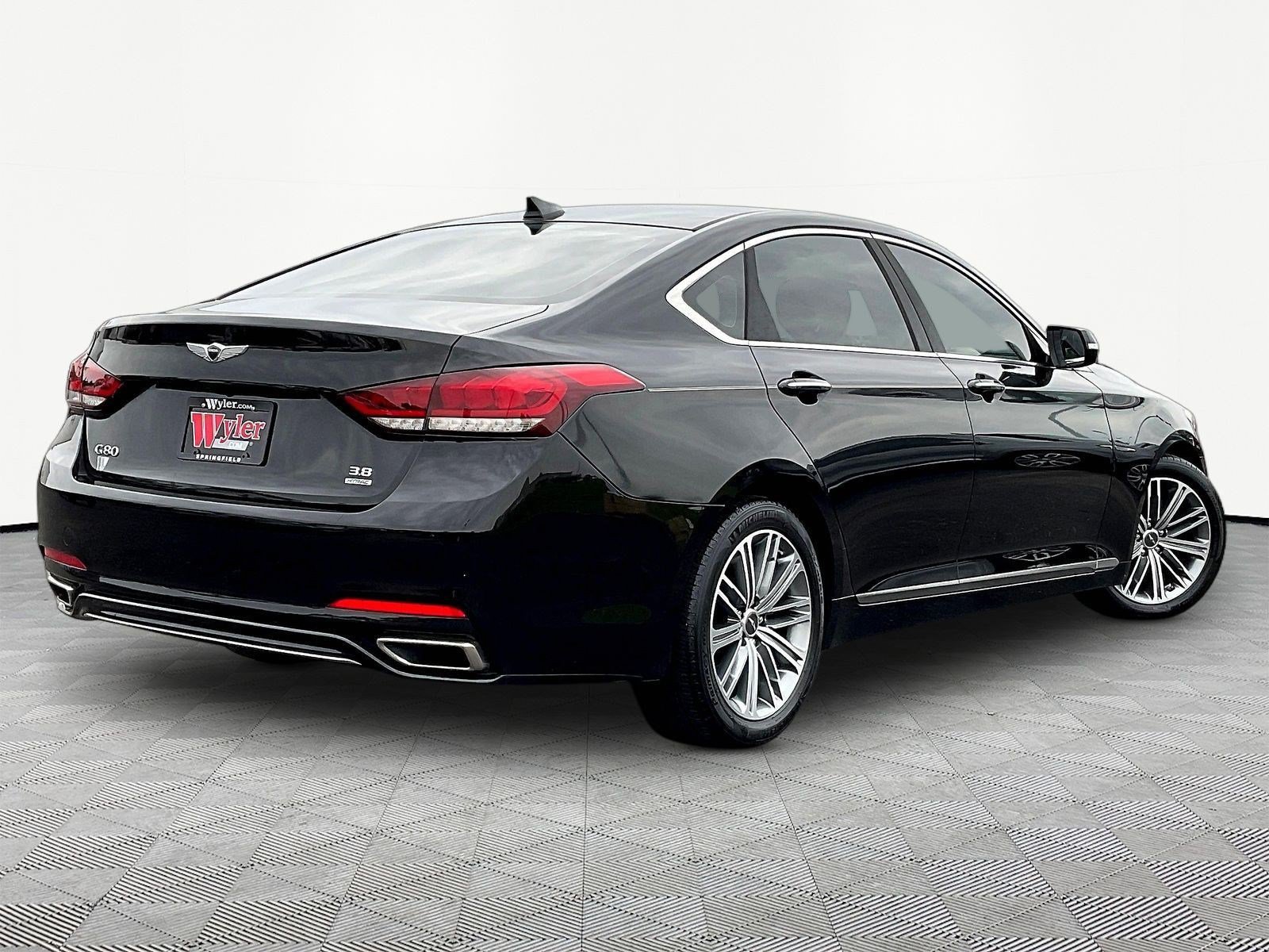 Used 2018 Genesis G80 3.8 AWD/4WD image 5