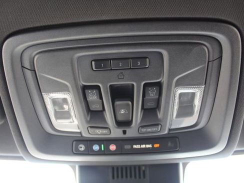 Used 2024 GMC Sierra 1500 AT4 w/ Technology Package AWD/4WD image 34