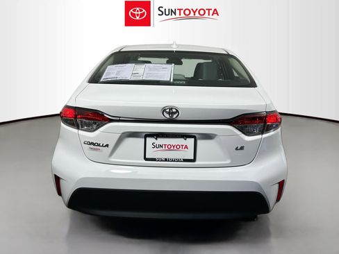 Used 2026 Toyota Corolla LE FWD image 5