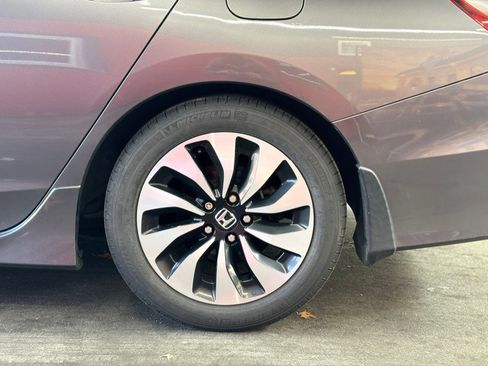 Used 2017 Honda Accord Touring image 31