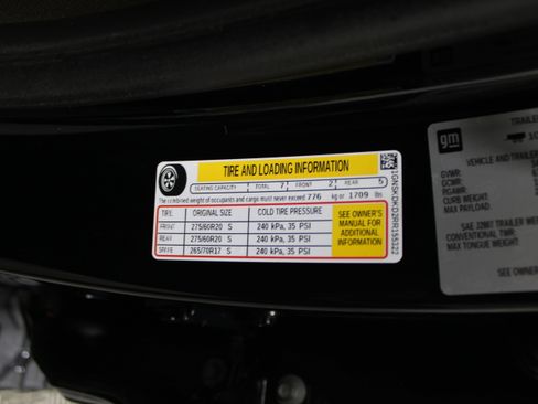 Used 2024 Chevrolet Suburban Z71 w/ Luxury Package image 43