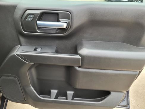 Used 2022 Chevrolet Silverado 1500 Custom image 7