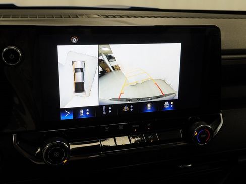 Used 2023 Chevrolet Colorado Trail Boss w/ Technology Package image 30