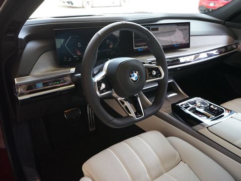 Used 2026 BMW 740i RWD image 2