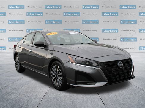 Used 2025 Nissan Altima 2.5 SV FWD image 3