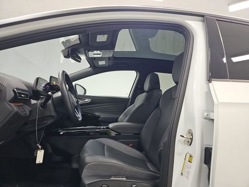 Used 2023 Volkswagen ID.4 Pro S image 9