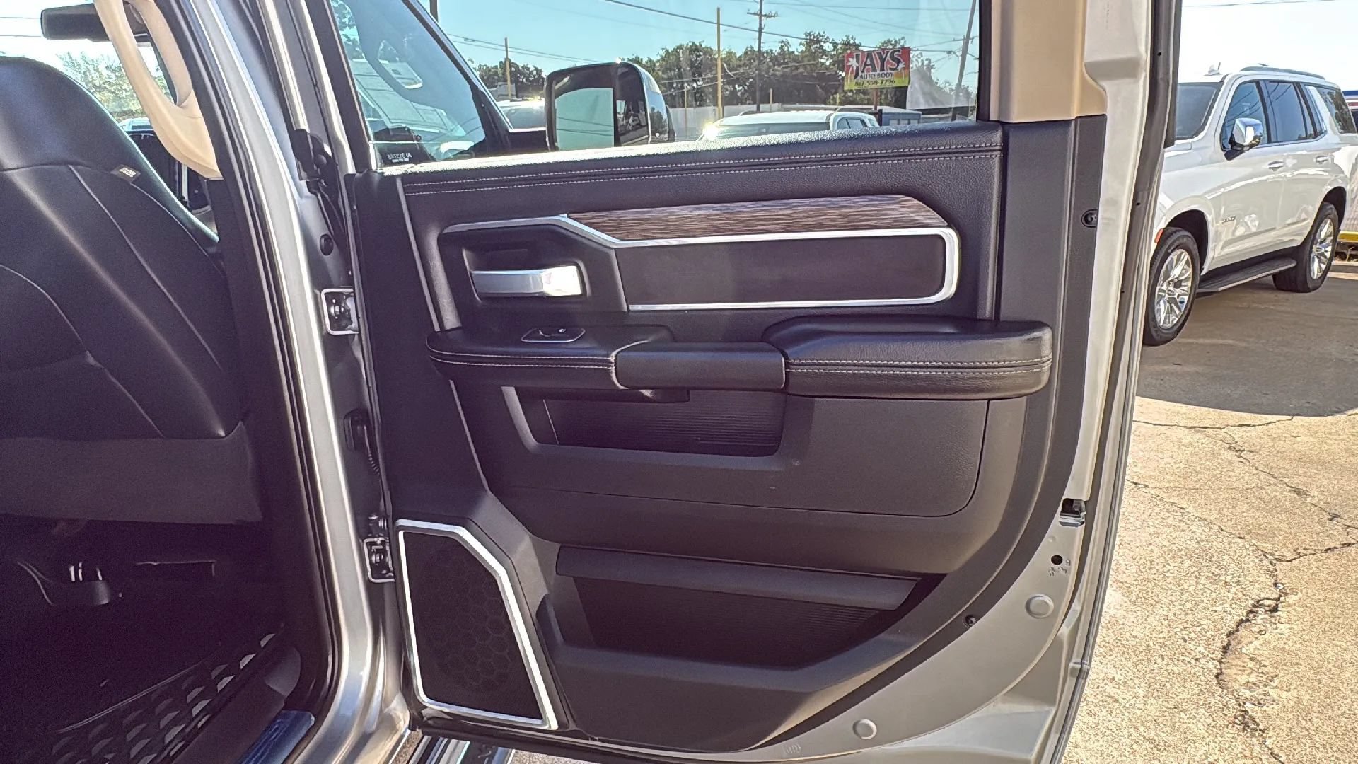 Used 2021 RAM 3500 Laramie AWD/4WD image 13