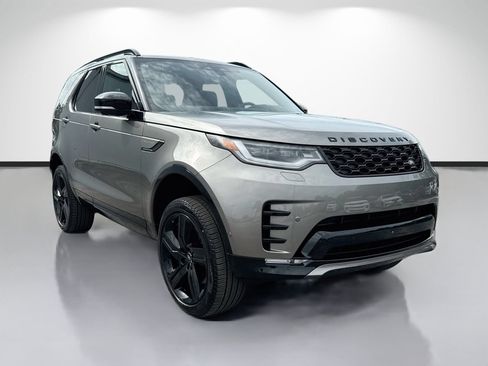 Used 2025 Land Rover Discovery Dynamic SE AWD/4WD image 7
