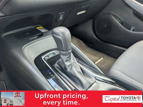 Used 2025 Toyota Corolla Hatchback w/ SE Package FWD image 21