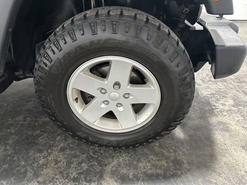 Used 2012 Jeep Wrangler Unlimited Sport AWD/4WD image 4