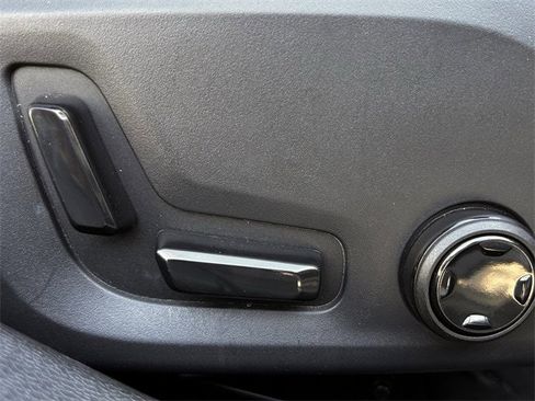 Used 2021 Volvo S60 T8 Inscription image 31