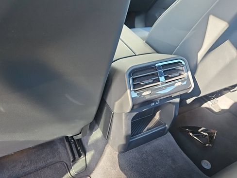Used 2026 BMW 530i xDrive AWD/4WD image 9