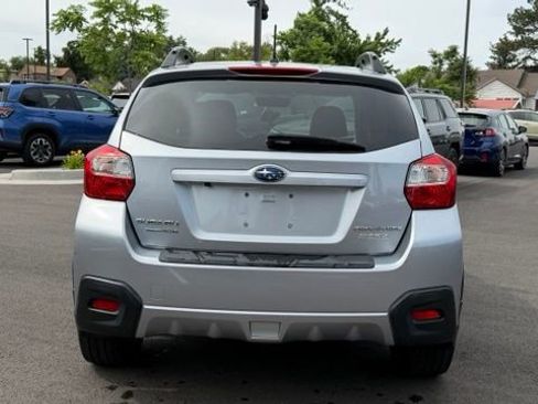 Used 2017 Subaru Crosstrek 2.0i Premium w/ Moonroof Package AWD/4WD image 4