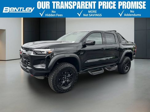 Used 2025 Chevrolet Colorado ZR2 w/ Midnight Edition AWD/4WD image 1