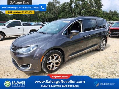 Used 2017 Chrysler Pacifica Touring-L w/ Tire & Wheel Group