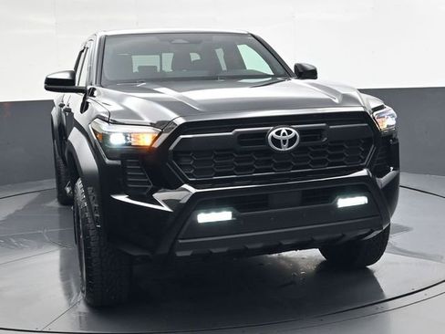 Used 2024 Toyota Tacoma TRD Off-Road w/ TRD Off Road Upgrade Package image 11